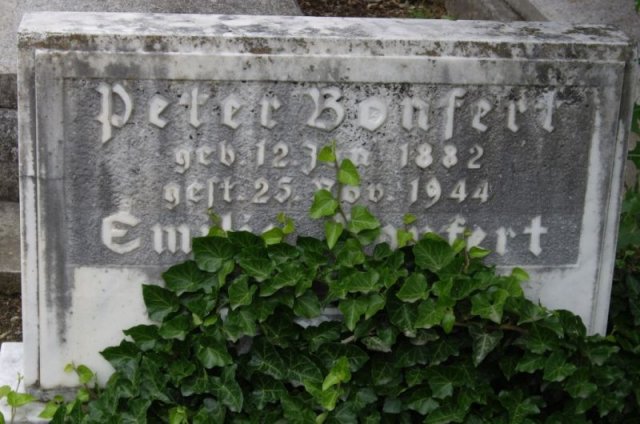 Bonfert Peter 1882-1944 Billes Emilie 1887-1982 Grabstein